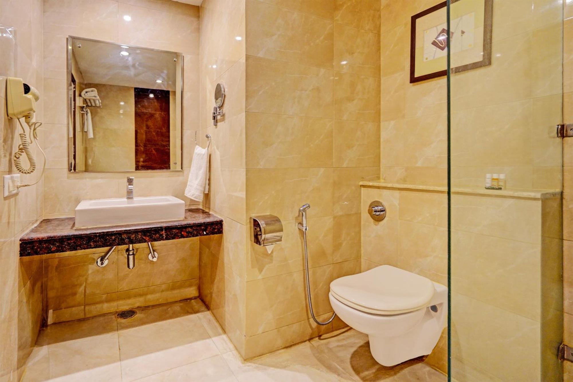 Hotel Marina Near Igi Airport Delhi New Delhi Eksteriør bilde