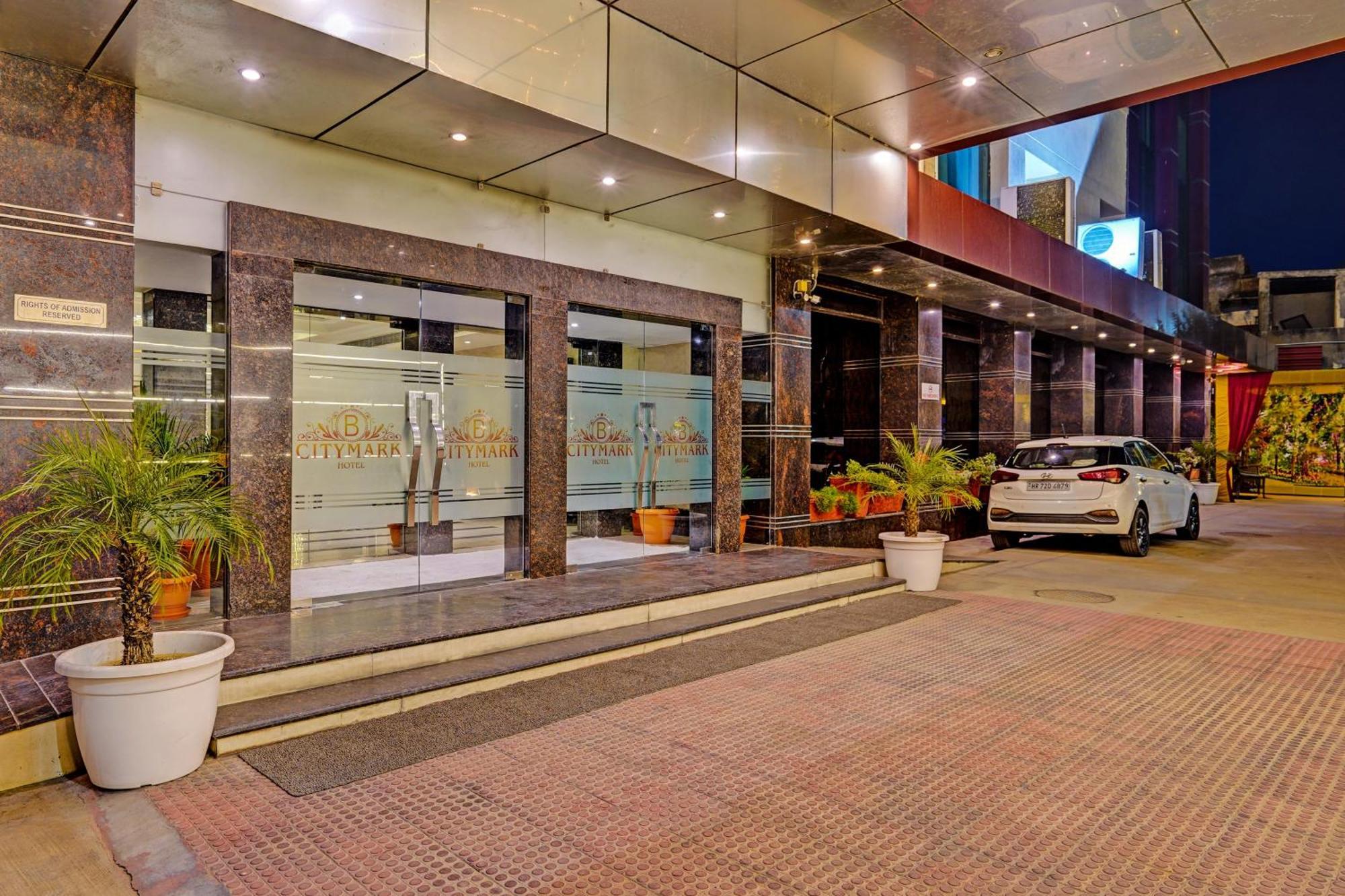 Hotel Marina Near Igi Airport Delhi New Delhi Eksteriør bilde