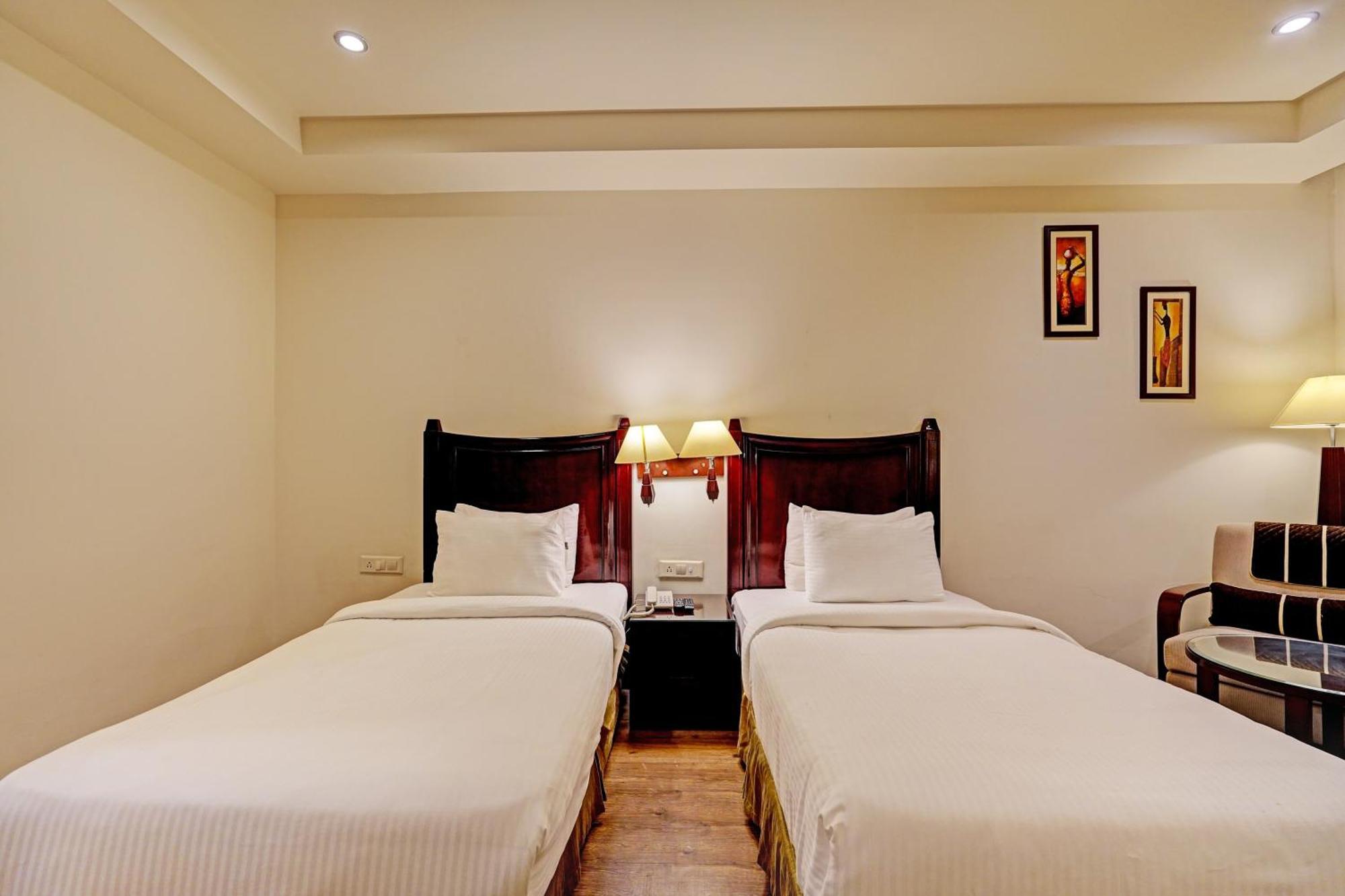 Hotel Marina Near Igi Airport Delhi New Delhi Eksteriør bilde